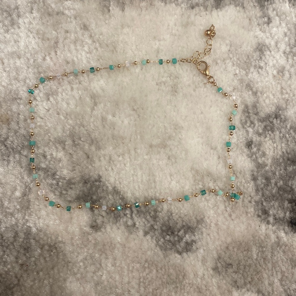 Multi coloured green beaded necklace